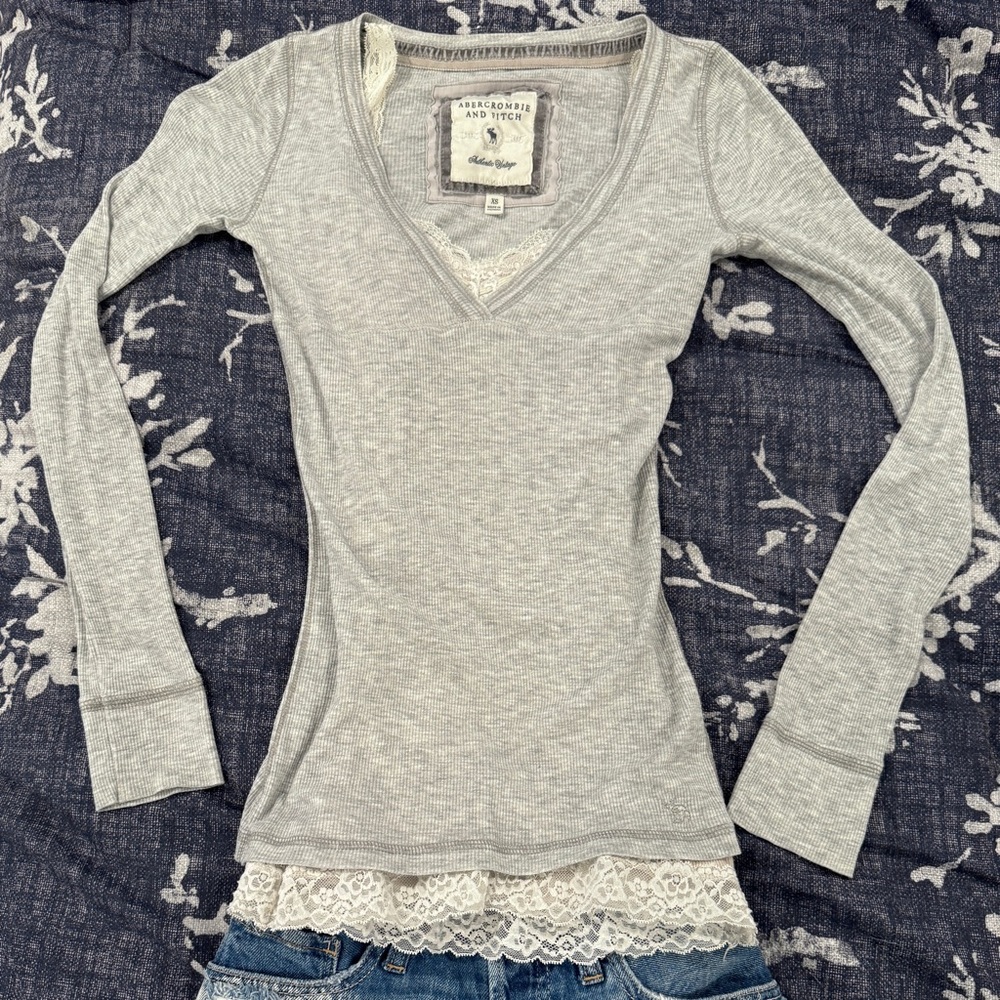 Authentic Abercrombie & Fitch Ribbed V Neck Henley Heather Grey Size XS Vintage